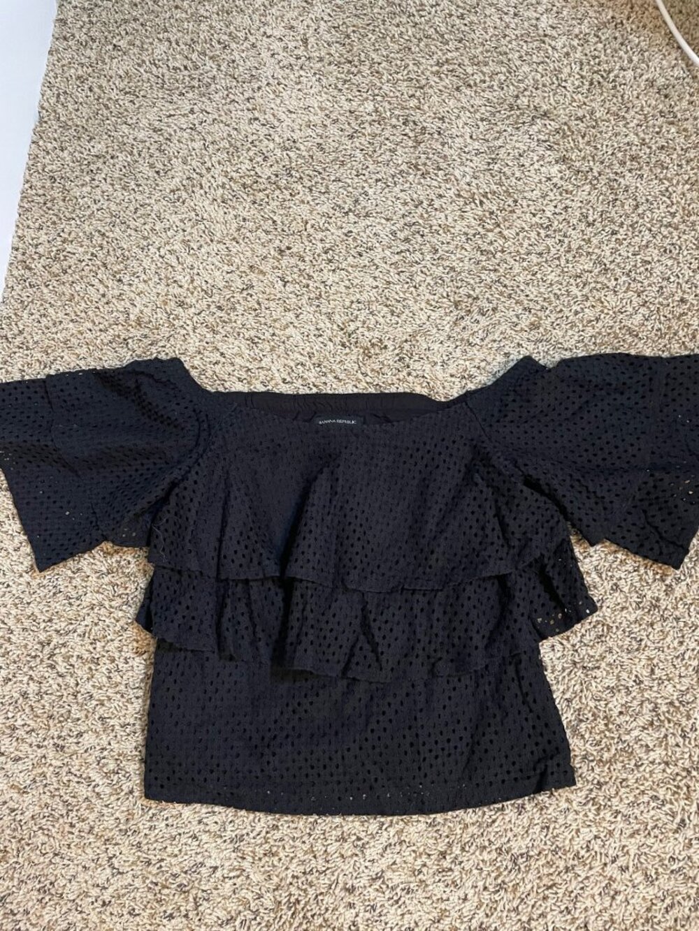 Banana Republic Off The Shoulder Ruffle Top Black Eyelet Vacation Romantic sz S